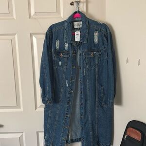 Beautiful denim dress, never worn! Still have the tags.